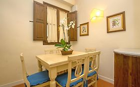 La Casa Del Garbo - Luxury Rooms & Suite